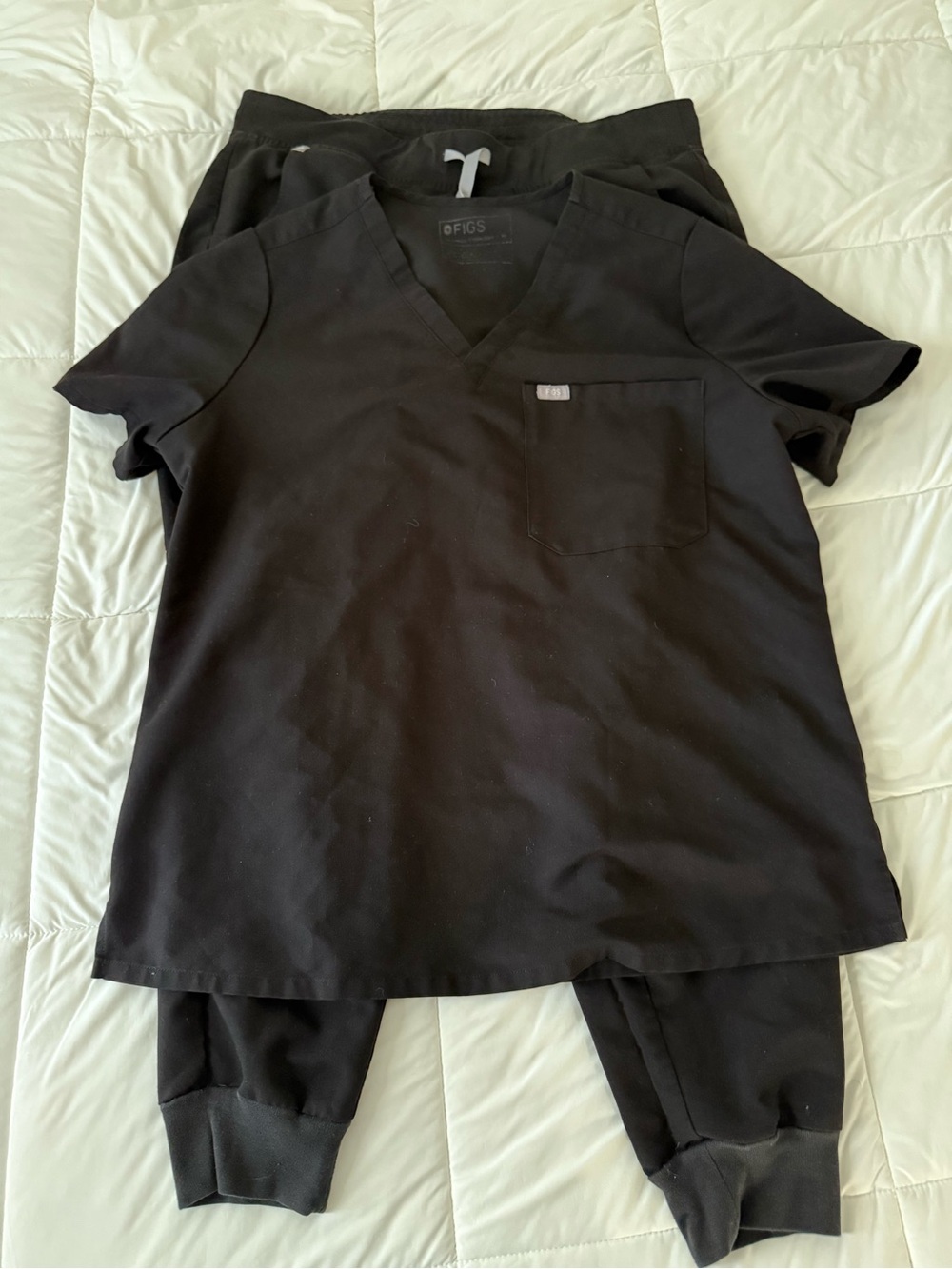 FIGS Black Scrub Set